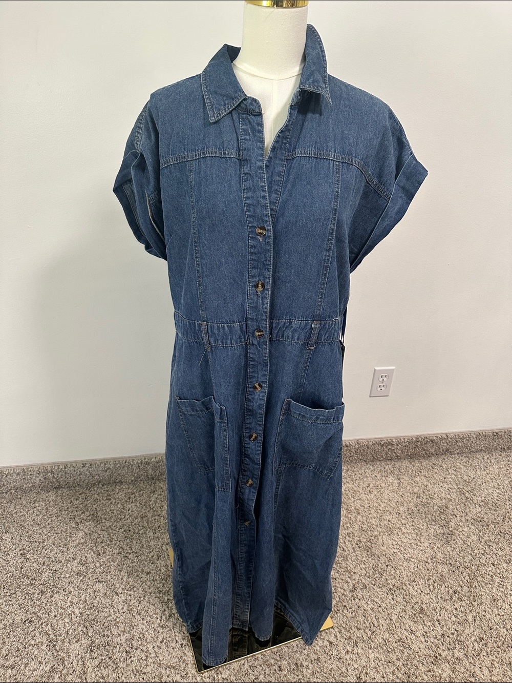 🦅 NWT Given Kale Denim Button Up Dress